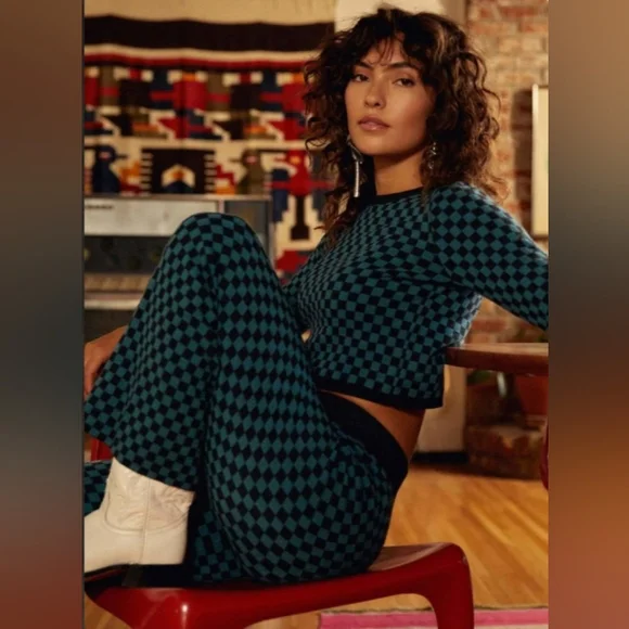 NWT- DayDreamer Women's Teal Check Fitted Pull Over Sweater - Picture 2 of 9